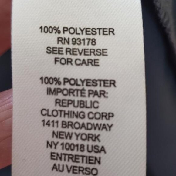 Adorable Ttahari dusty blue blouse, covered buttons and ruffled sleeve - Picture 4 of 5